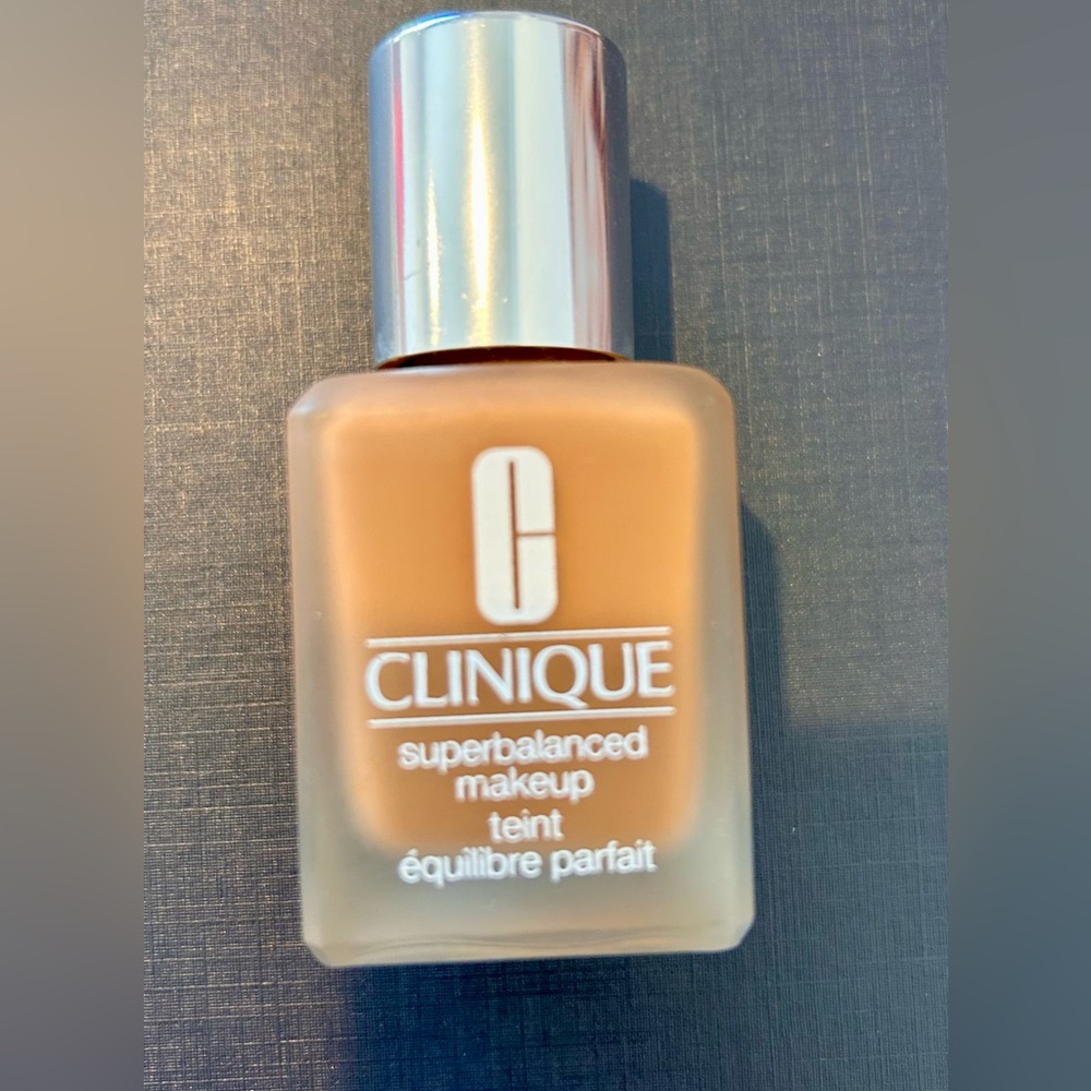 Clinique Foundation 15 in Golden